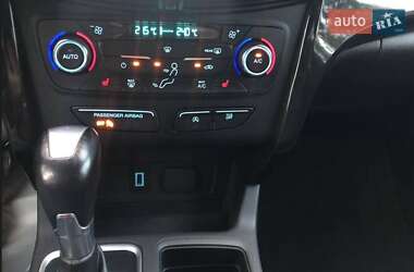 Внедорожник / Кроссовер Ford Escape 2017 в 