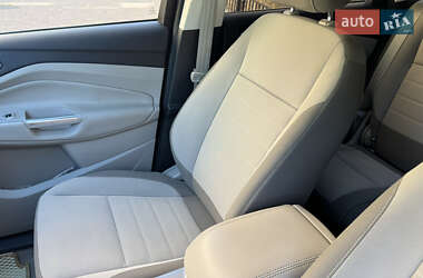 Внедорожник / Кроссовер Ford Escape 2013 в 