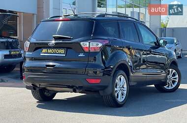 Внедорожник / Кроссовер Ford Escape 2017 в 