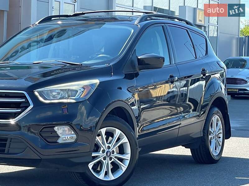 Внедорожник / Кроссовер Ford Escape 2017 в Киеве
