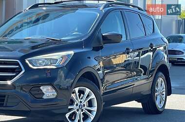 Внедорожник / Кроссовер Ford Escape 2017 в 