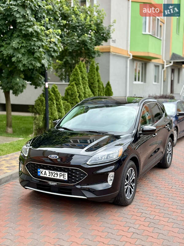 Внедорожник / Кроссовер Ford Escape 2021 в Киеве