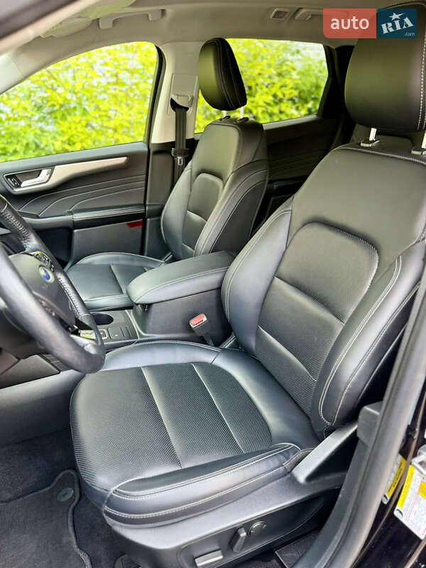 Внедорожник / Кроссовер Ford Escape 2021 в Киеве