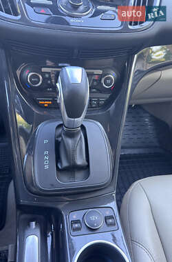 Внедорожник / Кроссовер Ford Escape 2014 в 