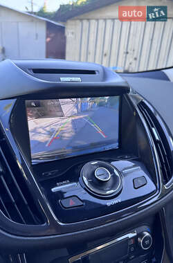 Внедорожник / Кроссовер Ford Escape 2014 в 