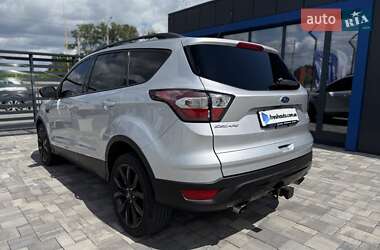 Внедорожник / Кроссовер Ford Escape 2017 в 