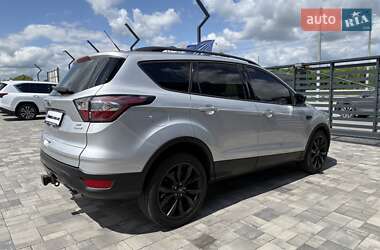 Внедорожник / Кроссовер Ford Escape 2017 в 