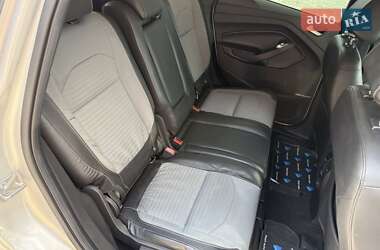 Внедорожник / Кроссовер Ford Escape 2017 в 