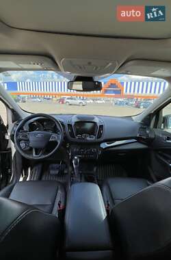 Внедорожник / Кроссовер Ford Escape 2019 в 