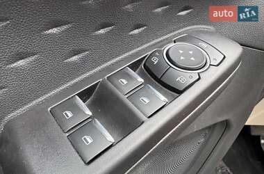 Внедорожник / Кроссовер Ford Escape 2020 в 