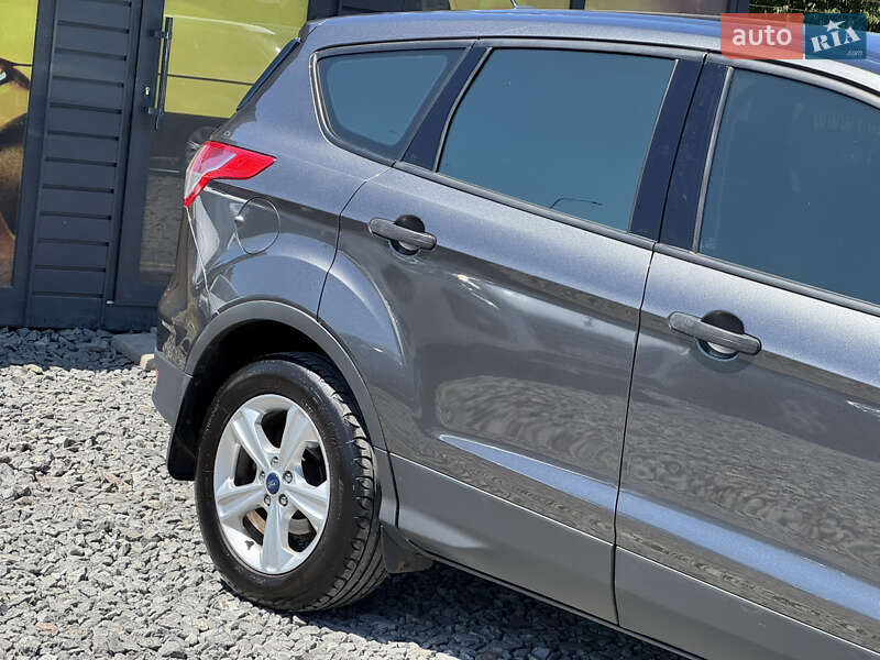 Внедорожник / Кроссовер Ford Escape 2014 в Стрые
