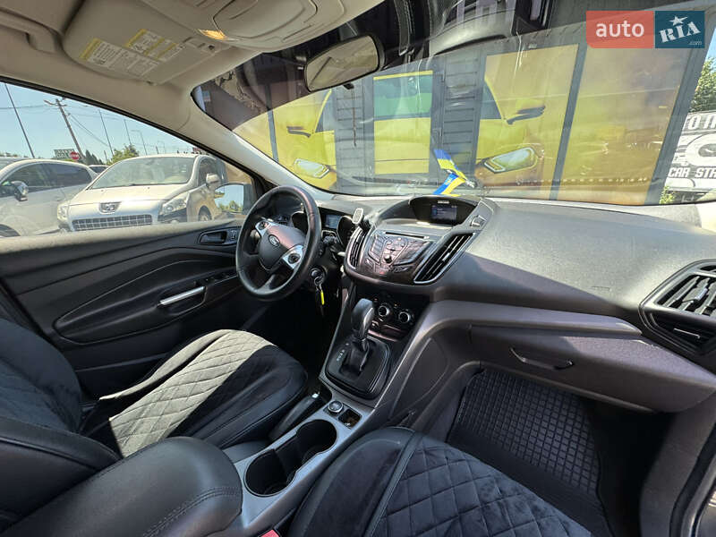 Внедорожник / Кроссовер Ford Escape 2014 в Стрые