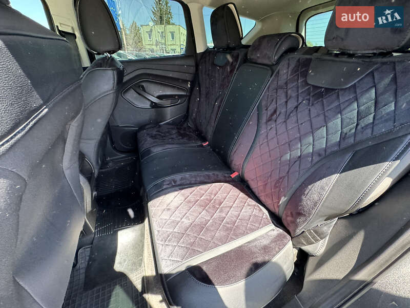 Внедорожник / Кроссовер Ford Escape 2014 в Стрые