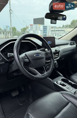 Внедорожник / Кроссовер Ford Escape 2019 в 