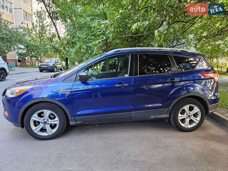 Внедорожник / Кроссовер Ford Escape 2014 в Вишневом