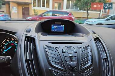 Внедорожник / Кроссовер Ford Escape 2014 в 