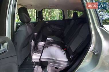 Внедорожник / Кроссовер Ford Escape 2019 в 