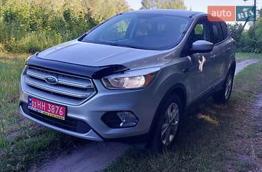Внедорожник / Кроссовер Ford Escape 2019 в 
