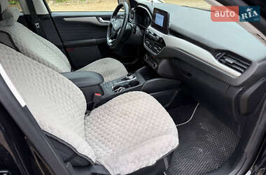 Внедорожник / Кроссовер Ford Escape 2021 в 