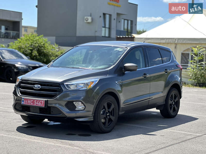 Внедорожник / Кроссовер Ford Escape 2019 в 