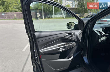 Внедорожник / Кроссовер Ford Escape 2019 в 