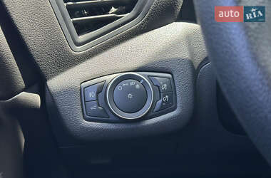 Внедорожник / Кроссовер Ford Escape 2019 в 