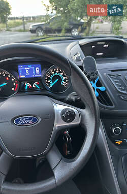 Внедорожник / Кроссовер Ford Escape 2015 в 