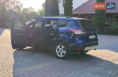 Внедорожник / Кроссовер Ford Escape 2015 в 