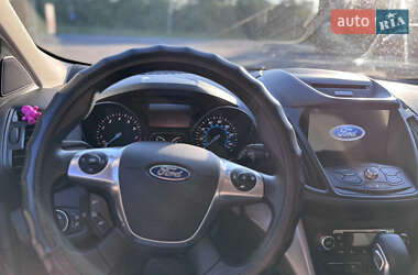Внедорожник / Кроссовер Ford Escape 2015 в 