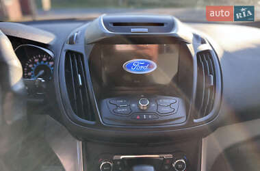 Внедорожник / Кроссовер Ford Escape 2015 в 