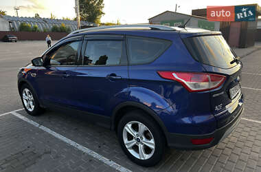 Внедорожник / Кроссовер Ford Escape 2014 в 