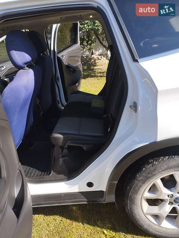 Внедорожник / Кроссовер Ford Escape 2017 в Кременце