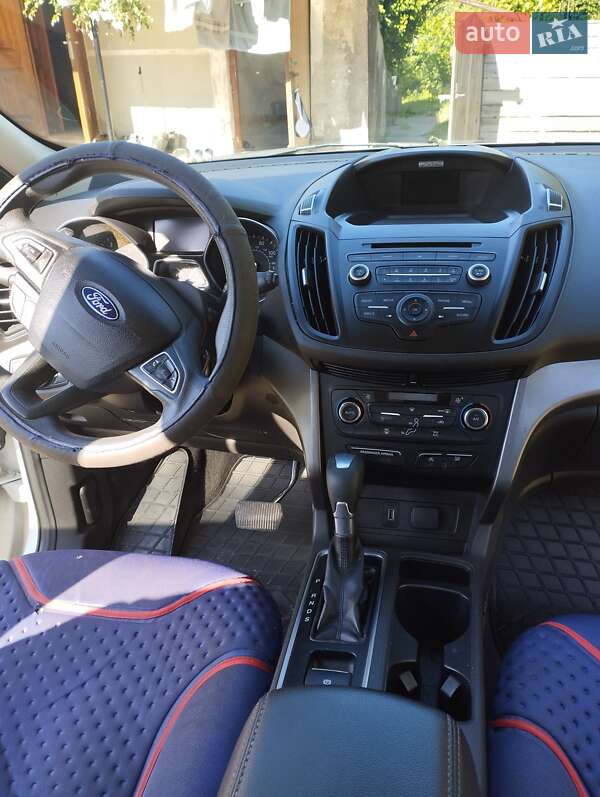 Внедорожник / Кроссовер Ford Escape 2017 в Кременце