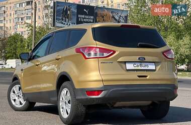 Внедорожник / Кроссовер Ford Escape 2014 в 