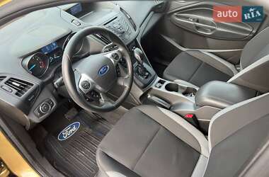 Внедорожник / Кроссовер Ford Escape 2014 в 