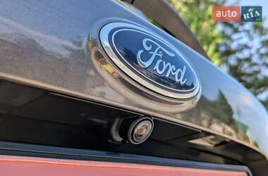 Внедорожник / Кроссовер Ford Escape 2018 в 