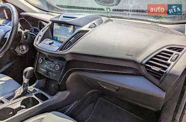 Внедорожник / Кроссовер Ford Escape 2018 в 