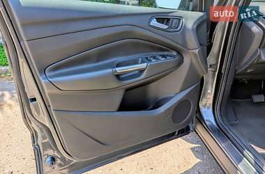 Внедорожник / Кроссовер Ford Escape 2018 в 
