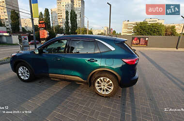Внедорожник / Кроссовер Ford Escape 2020 в 