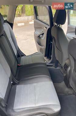 Внедорожник / Кроссовер Ford Escape 2012 в 