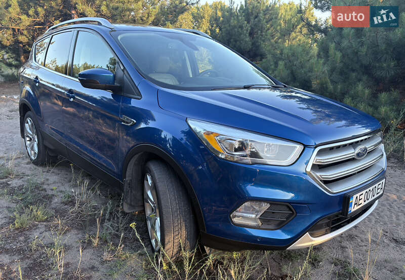 Внедорожник / Кроссовер Ford Escape 2018 в Днепре
