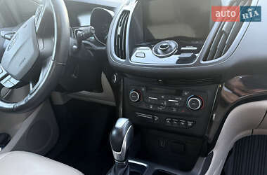 Внедорожник / Кроссовер Ford Escape 2018 в 