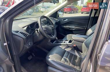Внедорожник / Кроссовер Ford Escape 2018 в 