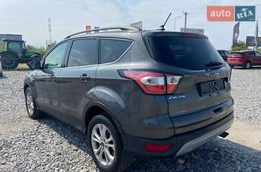 Внедорожник / Кроссовер Ford Escape 2018 в 