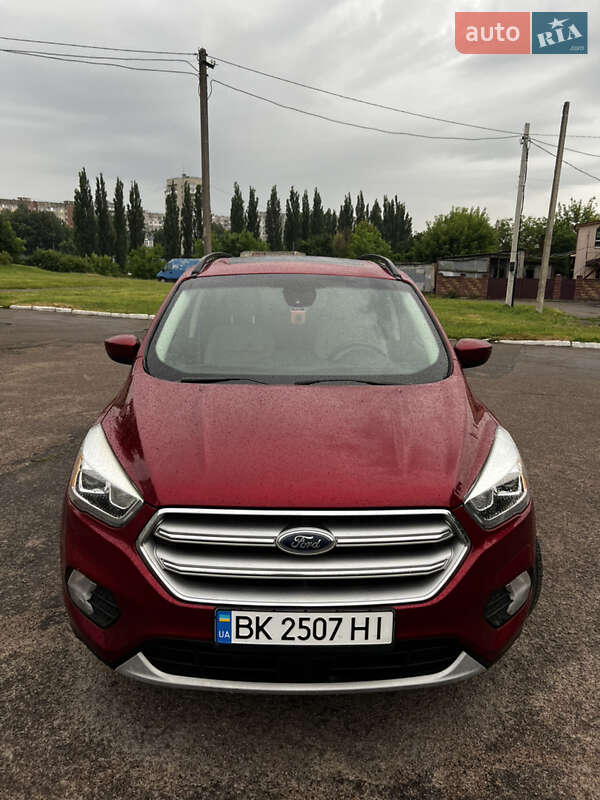 Позашляховик / Кросовер Ford Escape 2017 в Рівному