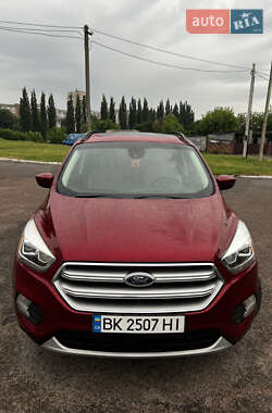 Внедорожник / Кроссовер Ford Escape 2017 в 