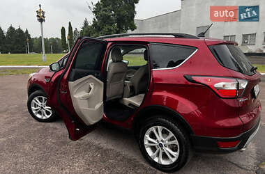 Внедорожник / Кроссовер Ford Escape 2017 в 