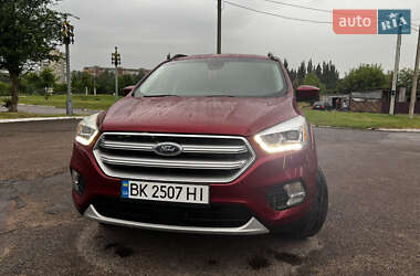 Внедорожник / Кроссовер Ford Escape 2017 в 