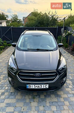 Внедорожник / Кроссовер Ford Escape 2019 в 