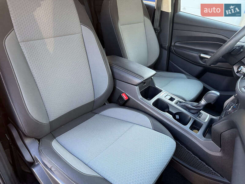 Позашляховик / Кросовер Ford Escape 2017 в Одесі
